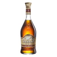 ARARAT *****  Armēņu brendijs 40% Armēnija 0,5L (1/12)